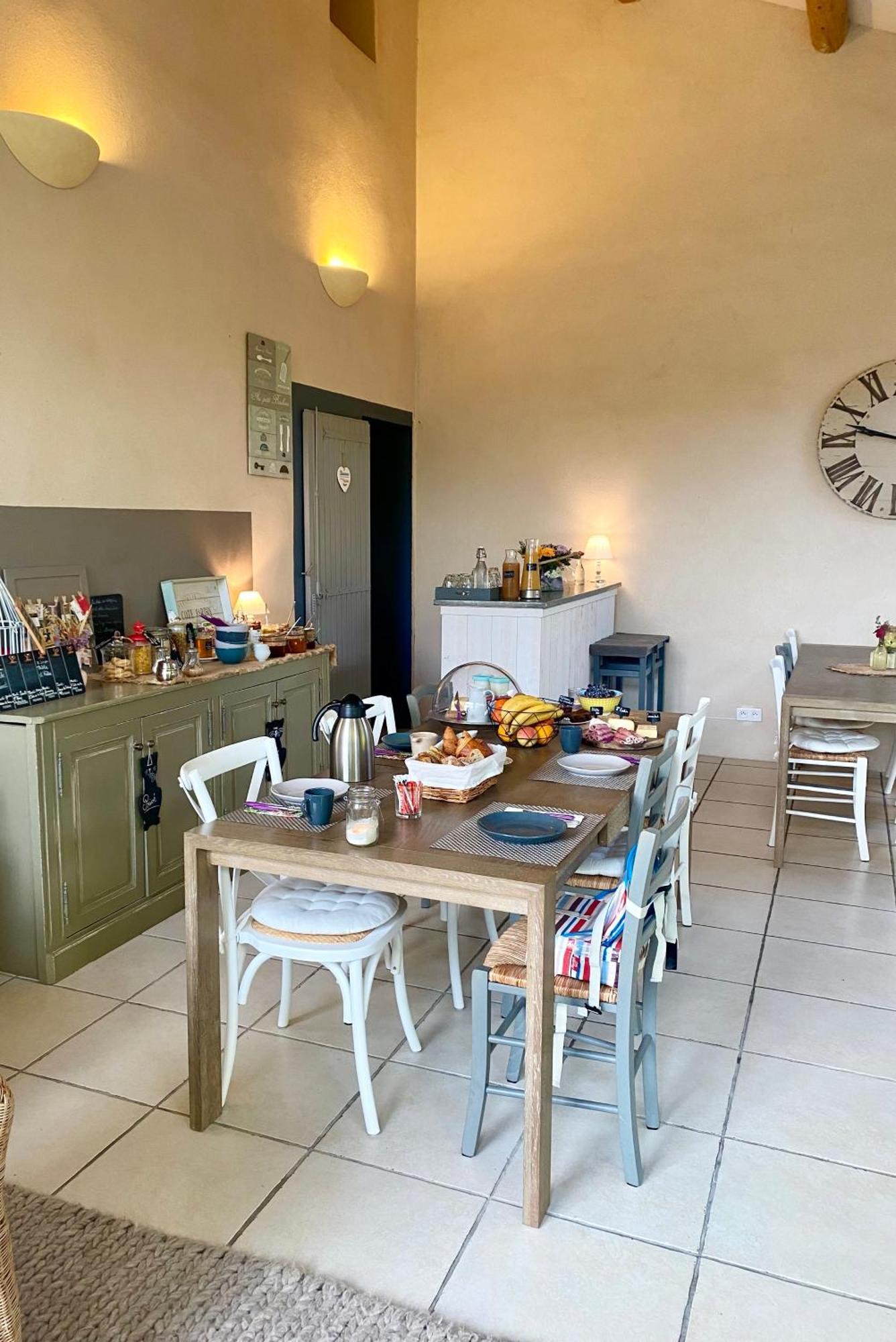 Mas Les Fleurs D'Hilaire Bed & Breakfast Монто Екстериор снимка